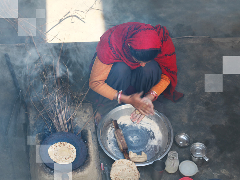 Chapatti cooking in India 