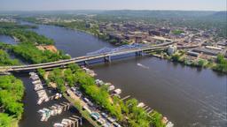 Hotels near Midwest Handmade WI Artisan Fair