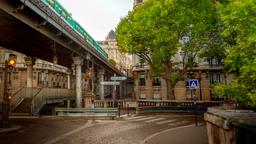 Find cheap flights to Paris