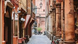 Find cheap flights to Bologna