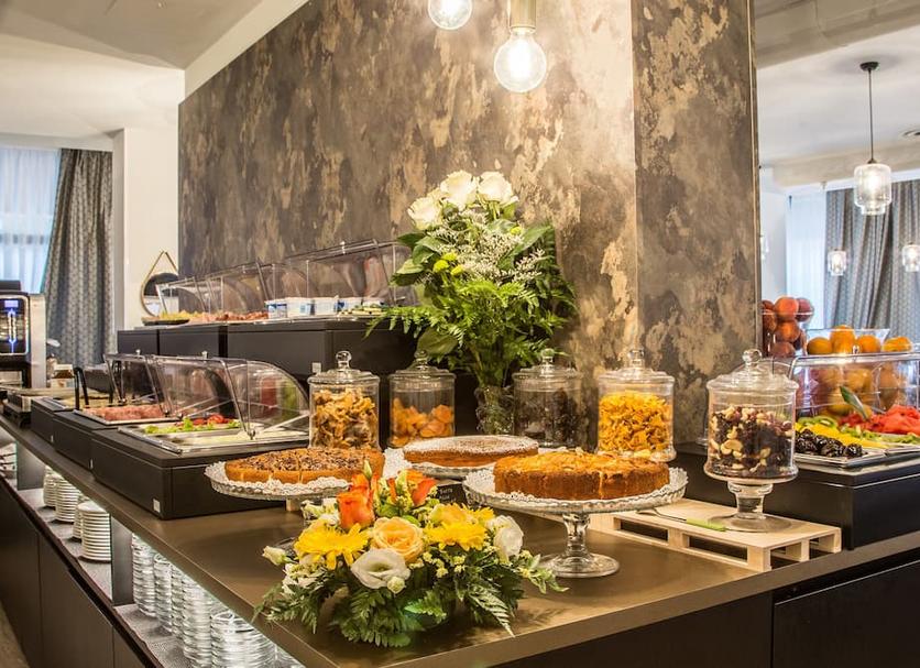 Buffet Photo