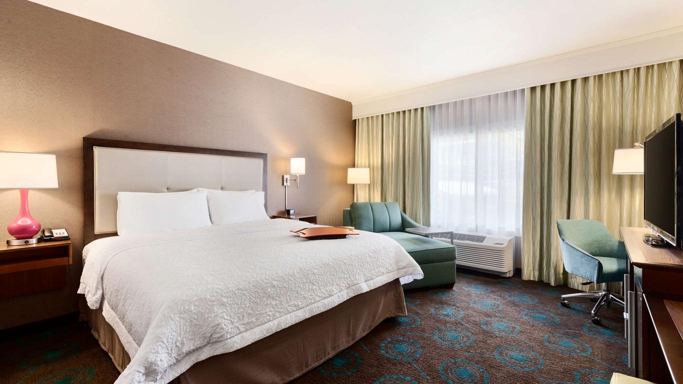 Hampton Inn & Suites Portland/Hillsboro-Evergreen Park