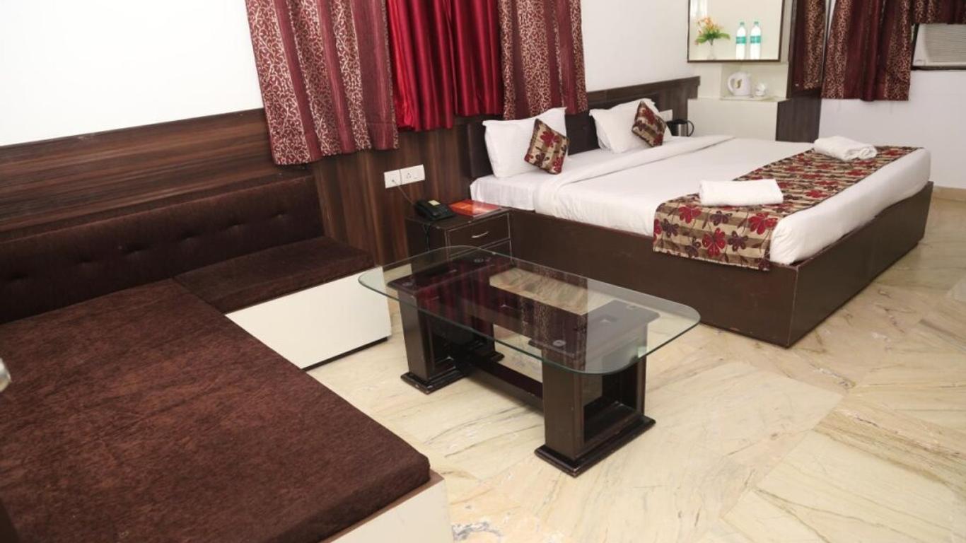 OYO 9367 Hotel Taj Galaxy