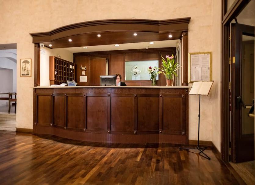 Front desk Photo