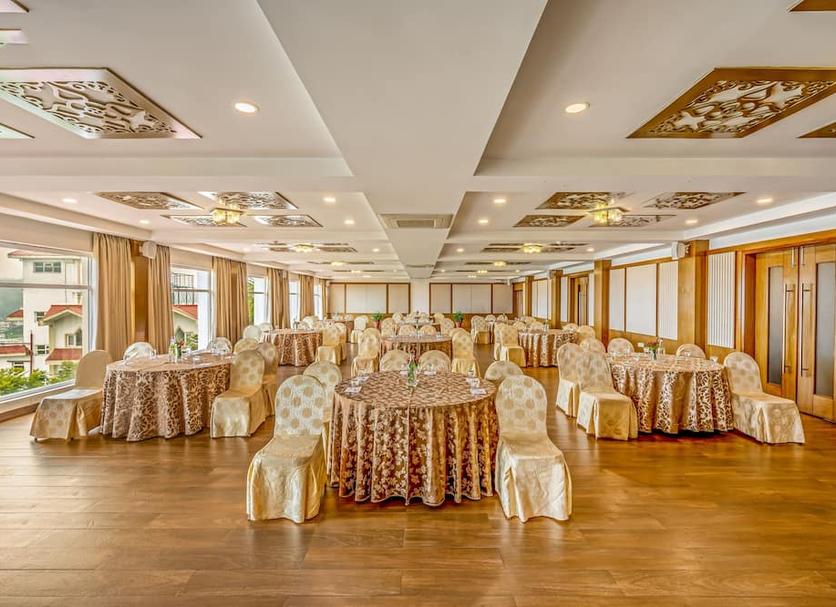 Banquet hall Photo