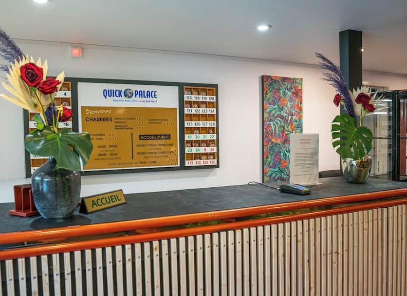 Front desk Photo