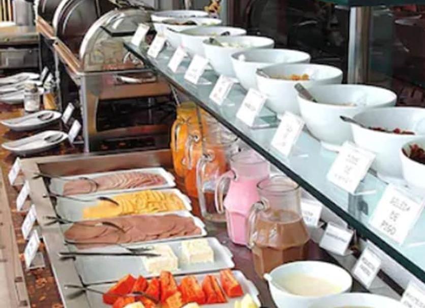 Buffet Photo