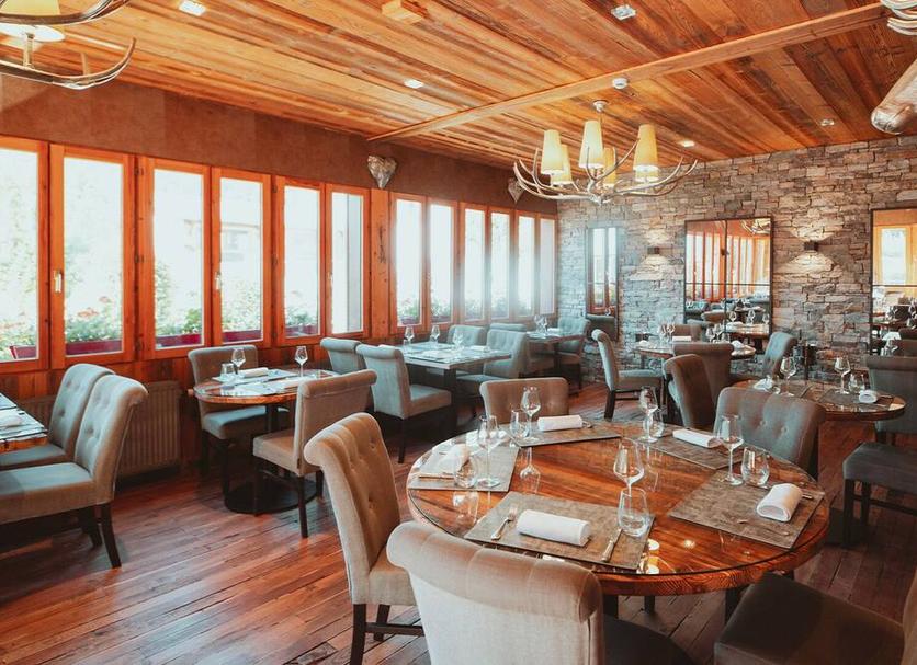 Restaurant Photo
