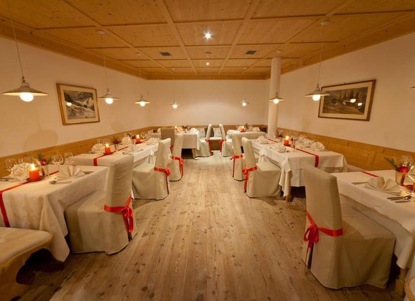 Banquet hall Photo