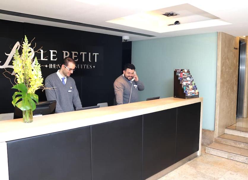 Front desk Photo