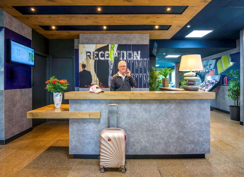 Front desk Photo