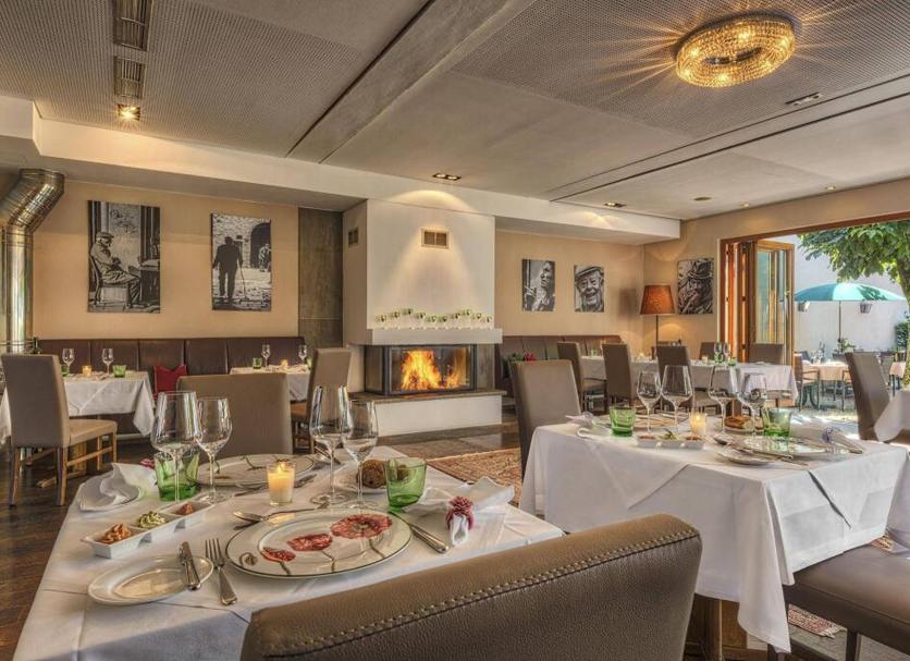 Restaurant Photo