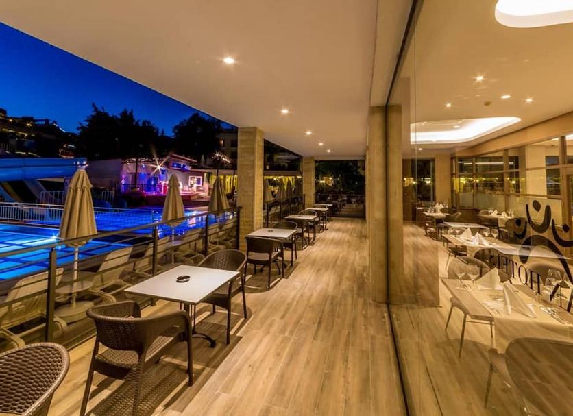 Restaurant Photo