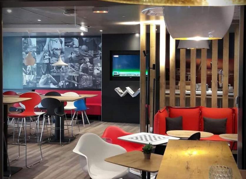 Restaurant Photo