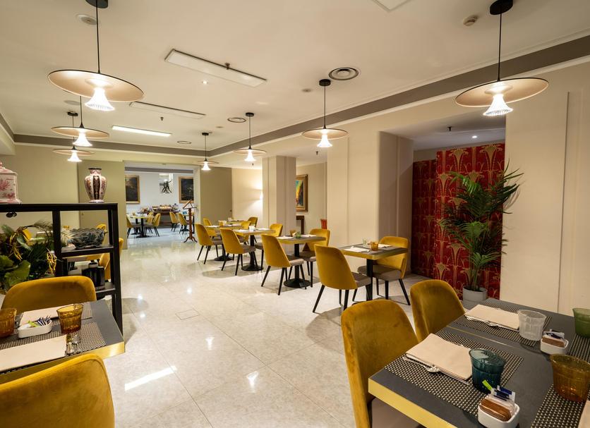 Restaurant Photo