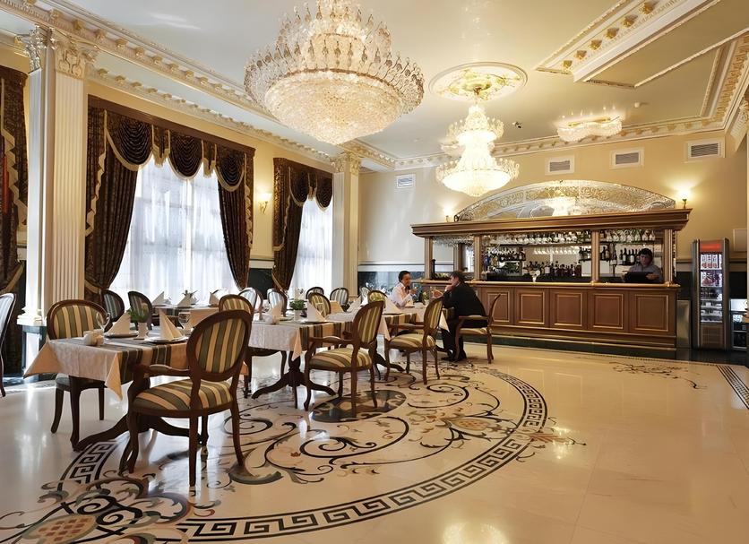 Restaurant Photo