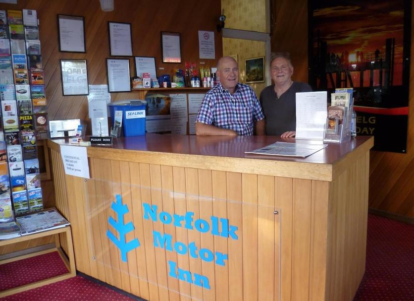 Front desk Photo