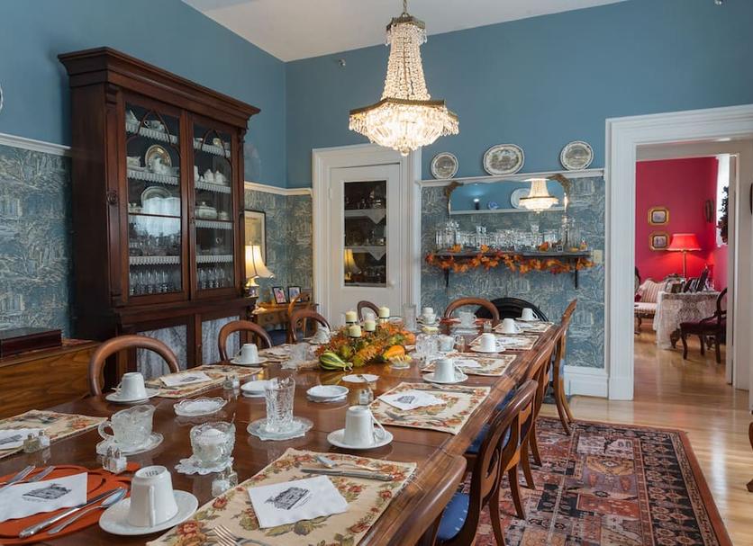 Dining room Photo