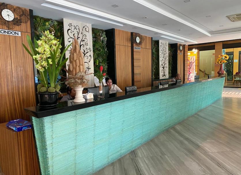 Front desk Photo