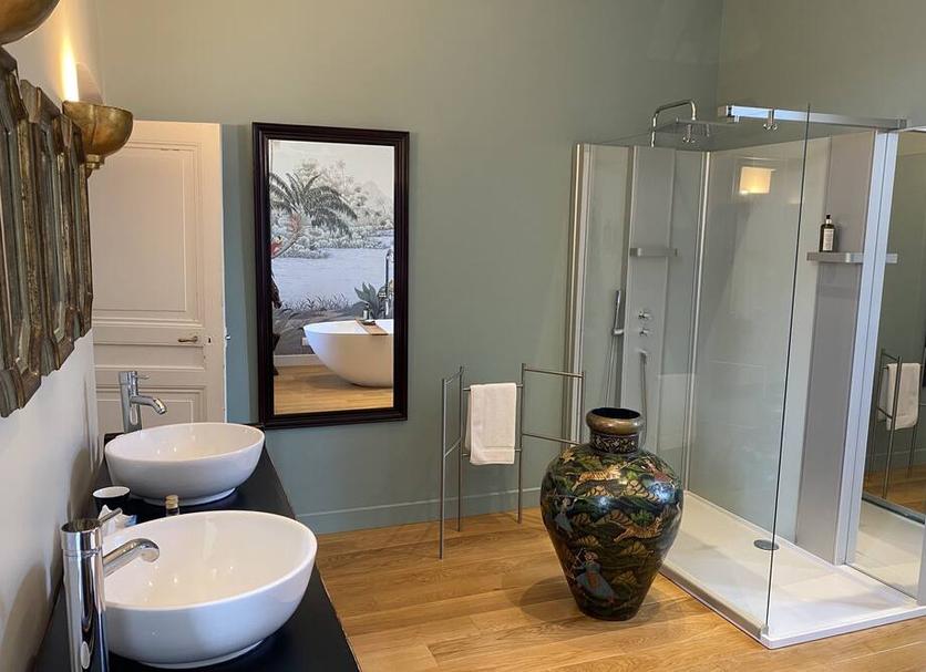 Bathroom Photo