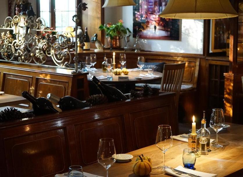 Restaurant Photo