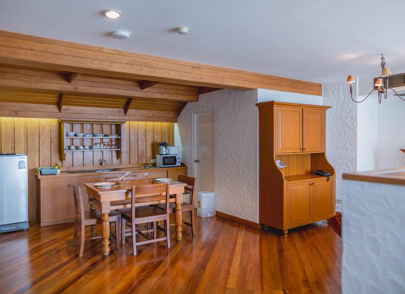 Dining room Photo