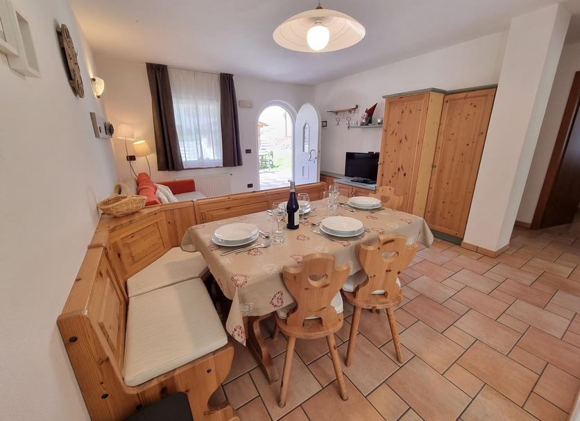 Dining room Photo