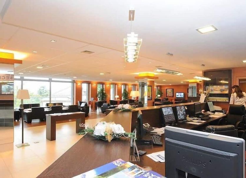 Front desk Photo