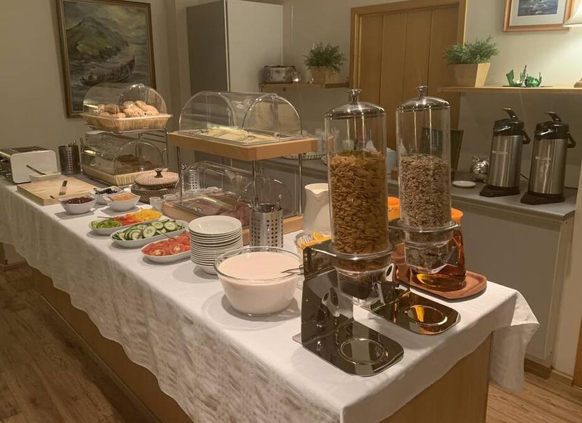 Buffet Photo