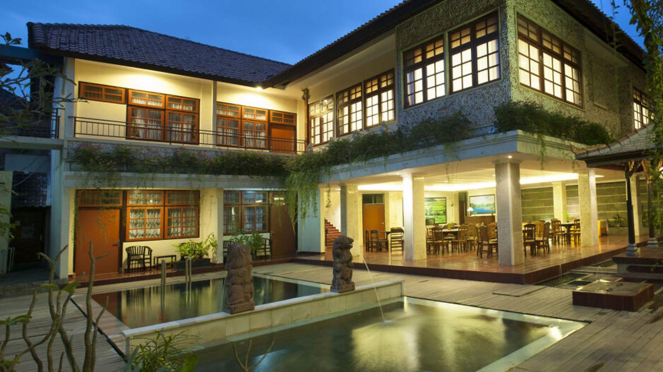 Catur Adi Putra Hotel