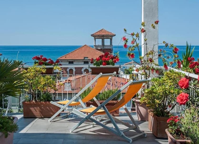Balcony Photo