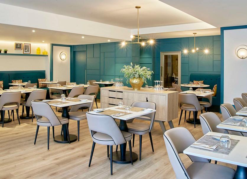 Restaurant Photo