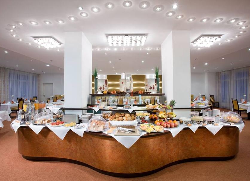 Buffet Photo