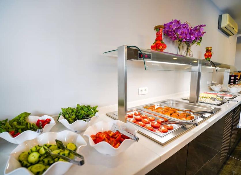 Buffet Photo