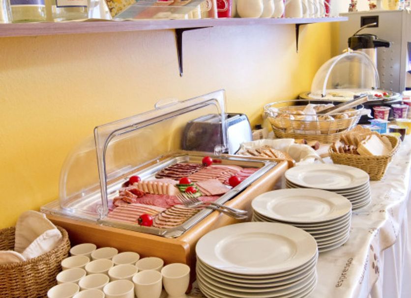 Buffet Photo