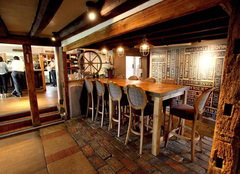 Dining room Photo