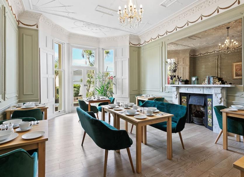 Dining room Photo