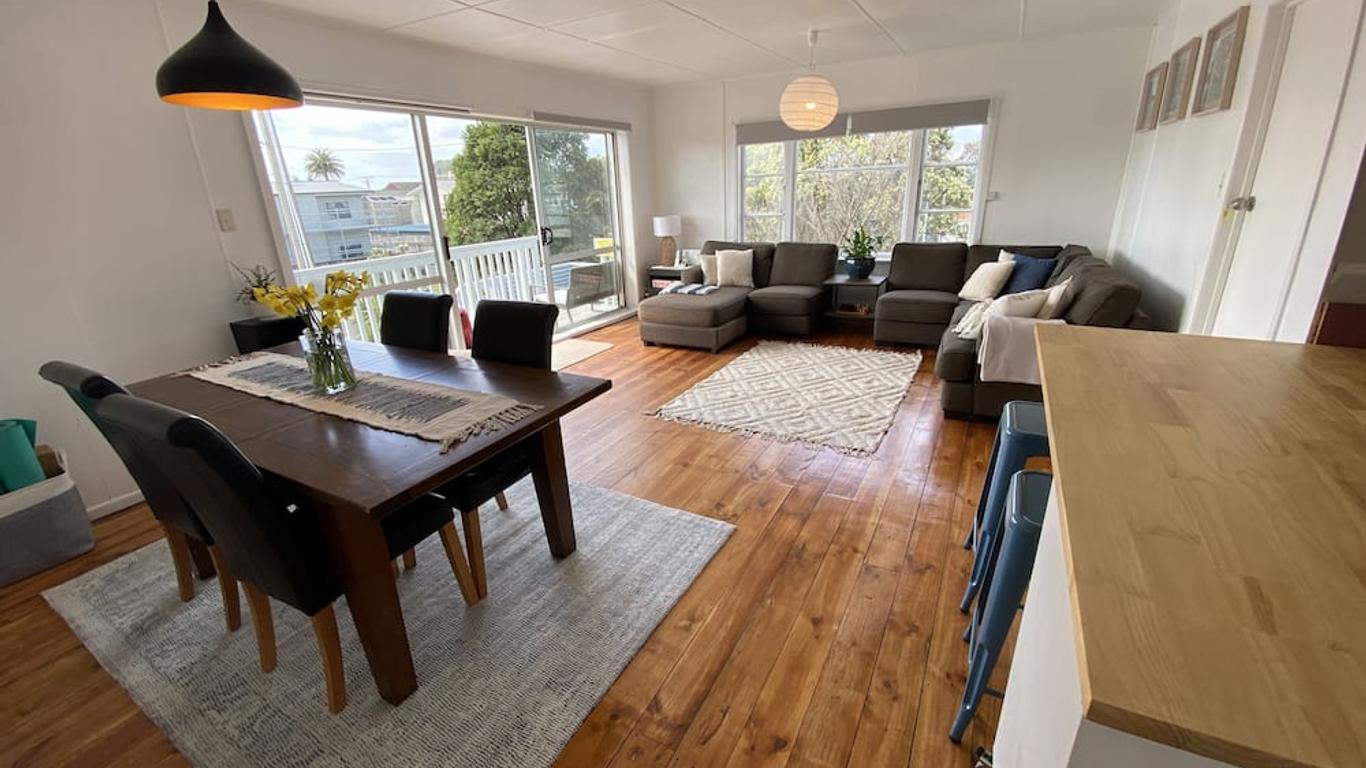 Surf N Stay Whangamata