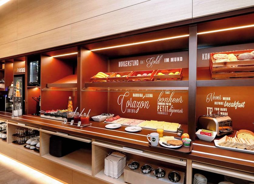 Buffet Photo
