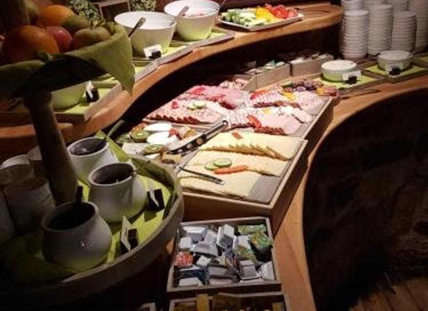 Buffet Photo