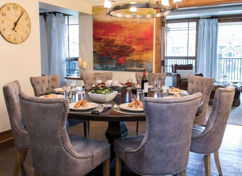 Dining room Photo