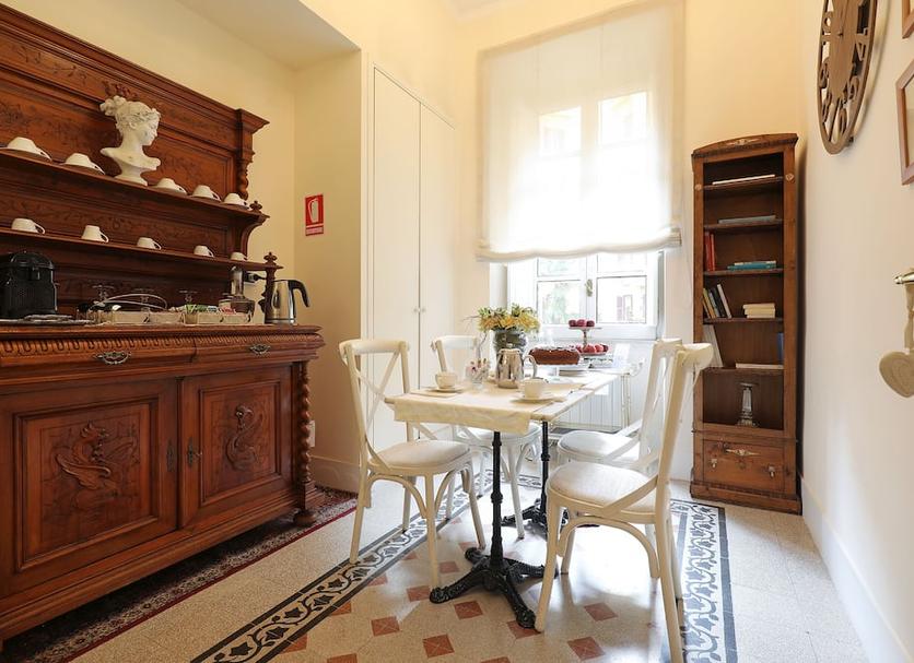 Dining room Photo