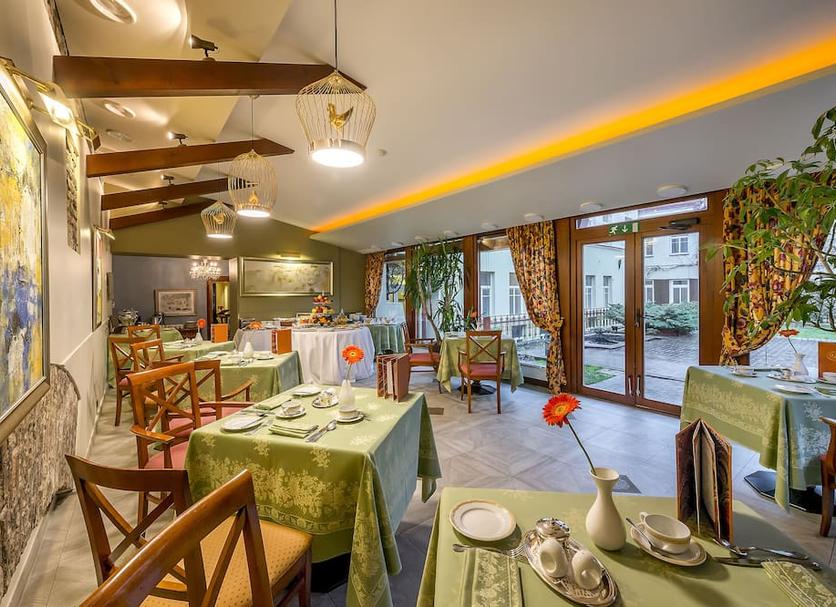 Restaurant Photo