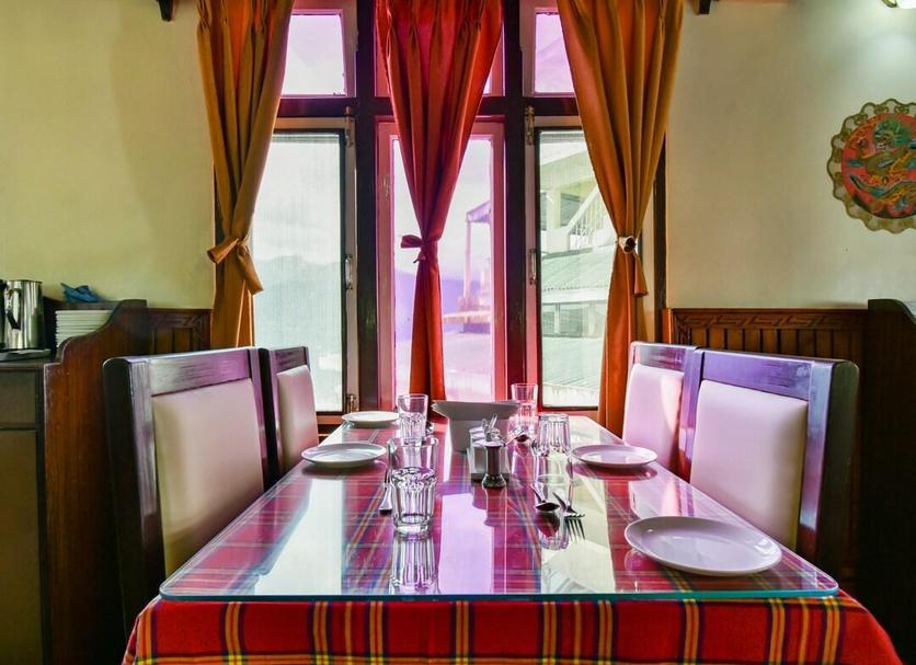 Dining room Photo