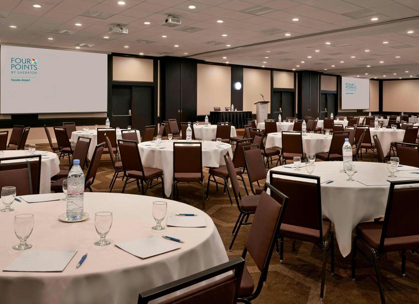 Banquet hall Photo