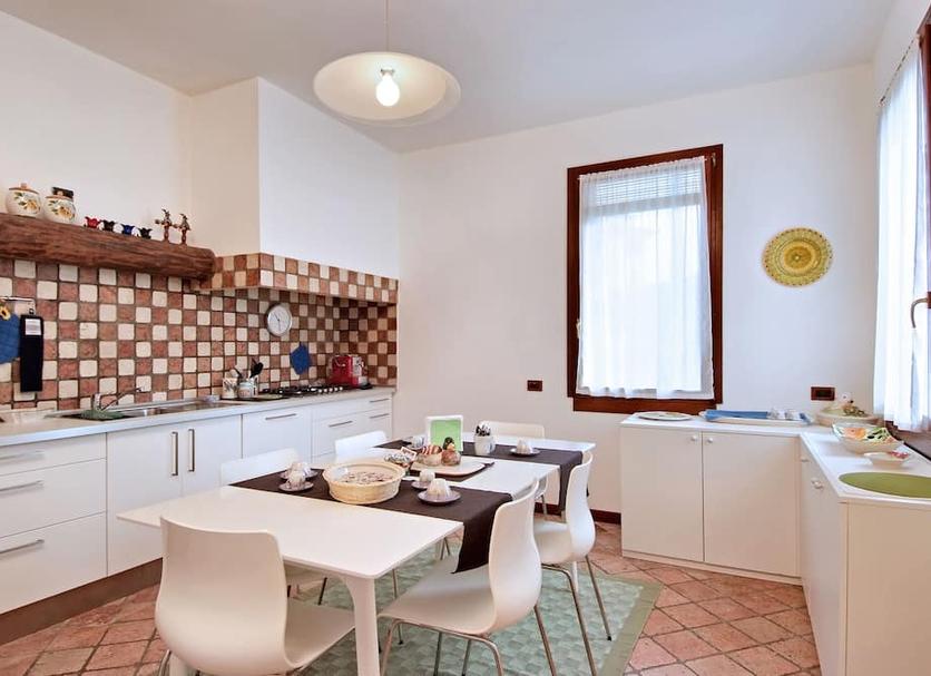 Kitchen Photo
