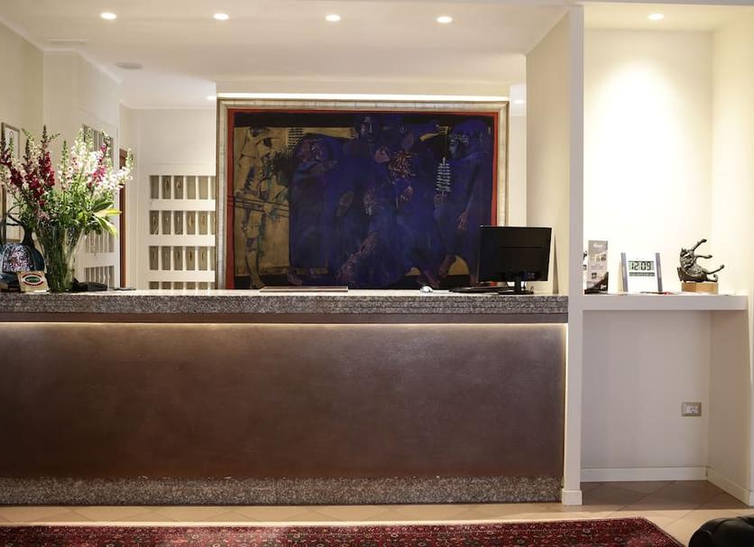 Front desk Photo