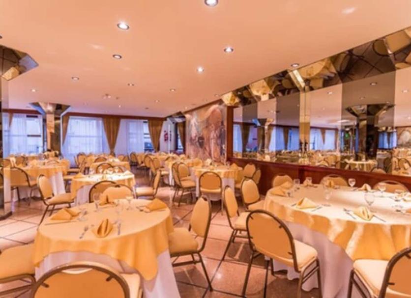Banquet hall Photo