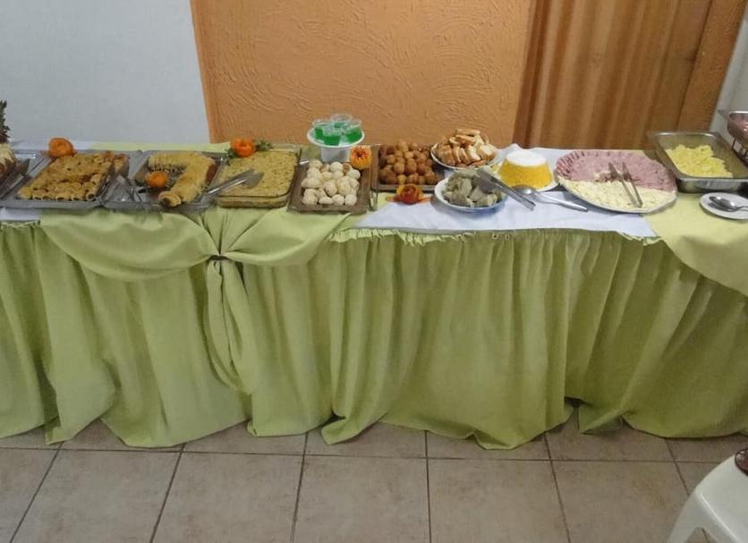 Buffet Photo
