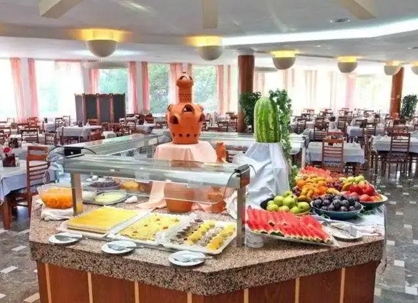 Buffet Photo